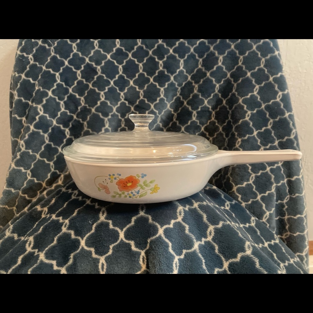 Wildflower pattern vintage Corning ware skillet